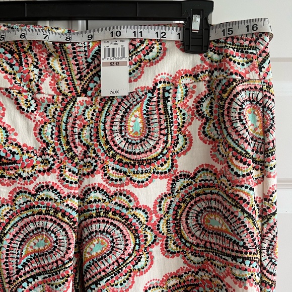 Spring colored paisley capris - Picture 5 of 6